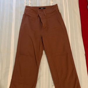 Stretch Cotton Twill Wide-Leg Crop Pant, color “rust” from Quince